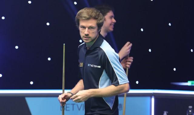 队在攻防两 队在攻防两