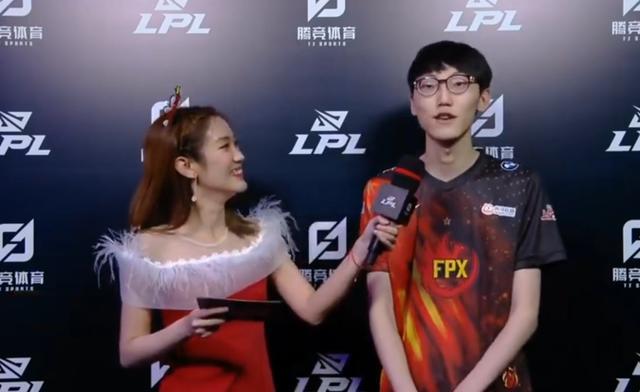 他在比赛中 他在比赛中