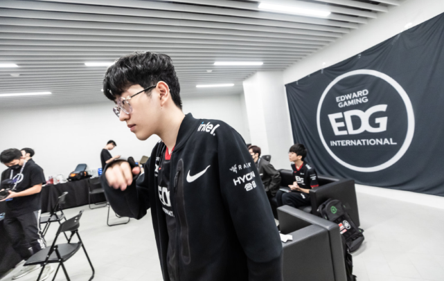 球队坚决留 球队坚决留